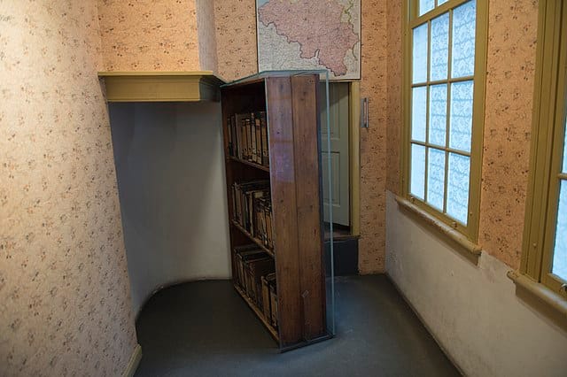 Escondite de Ana Frank, la biblioteca falsa